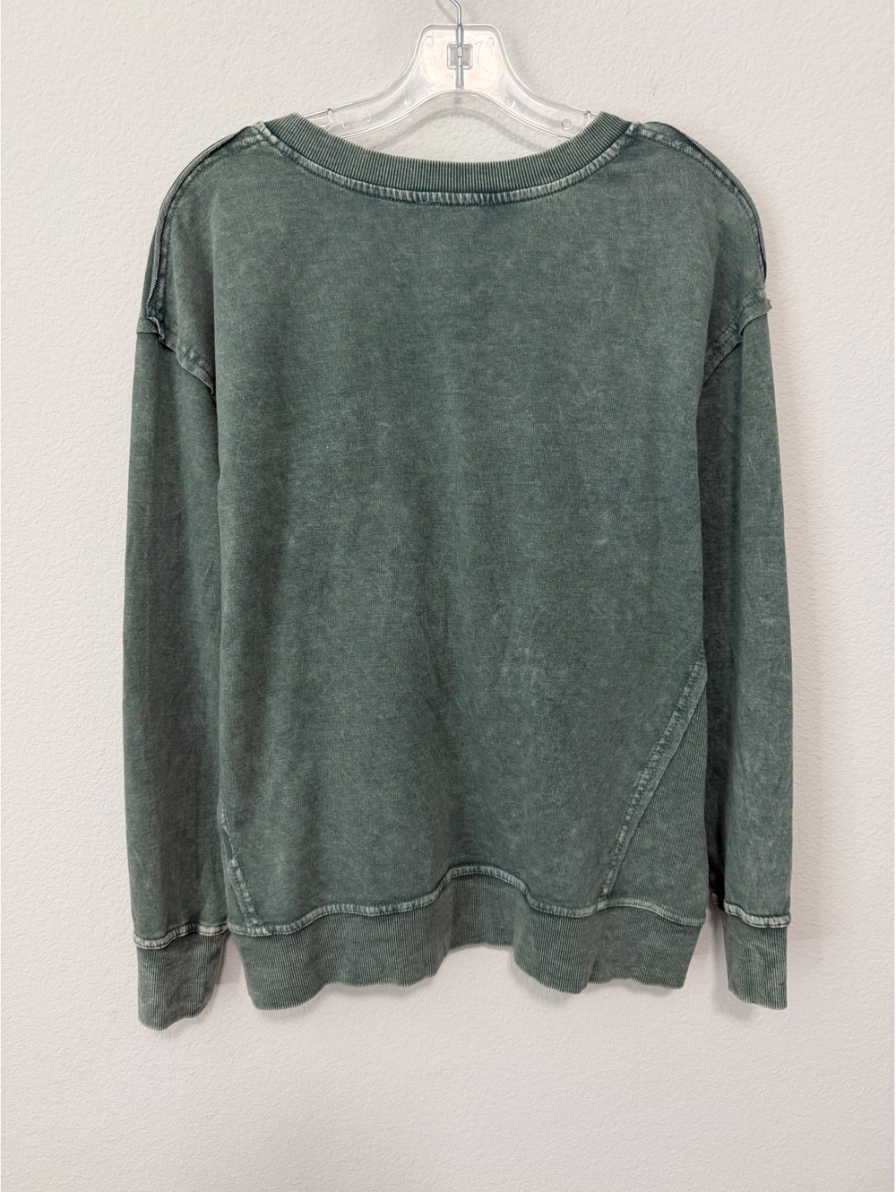 Jane and Delancey Long Sleeve V-Neck Sage Green Pullover Sweatshirt Size M - Picture 2 of 7
